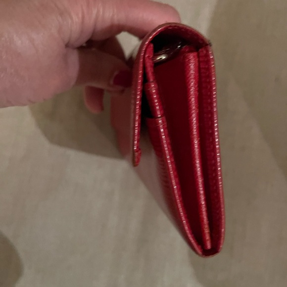 Louis Vuitton red epi Porte Tresor Internatiinal Wallet - Picture 9 of 11